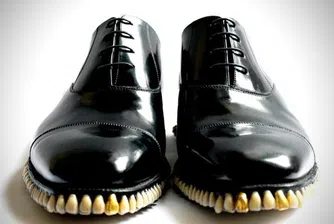 Обувки с подметка от 1050 човешки зъба