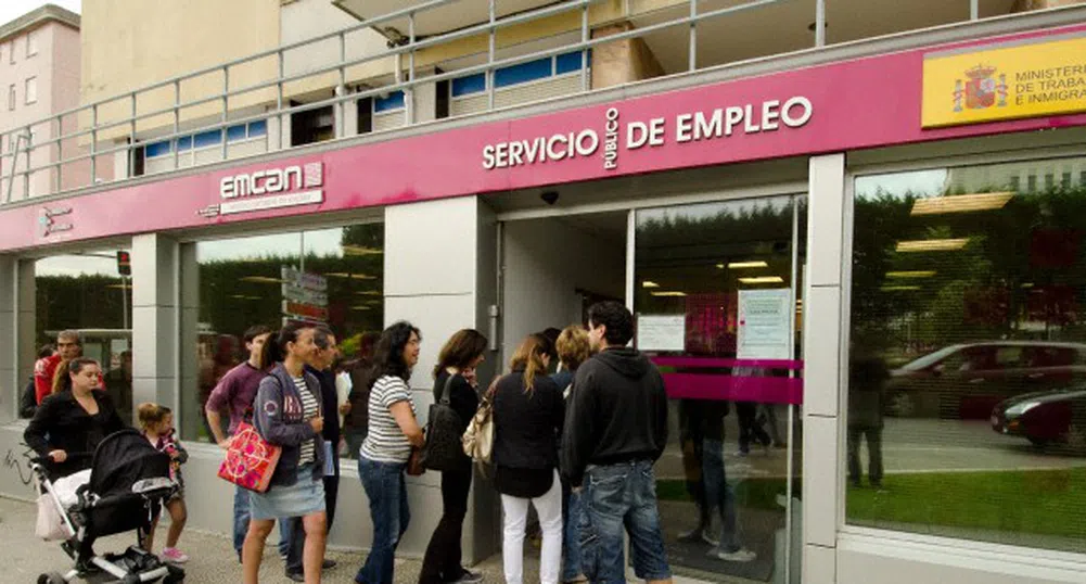 Броят на безработните в Испания наближава 5 милиона