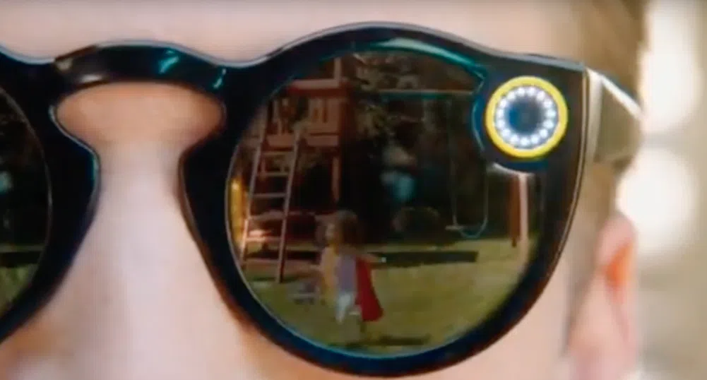 Snapchat пусна умни очила, сменя името си