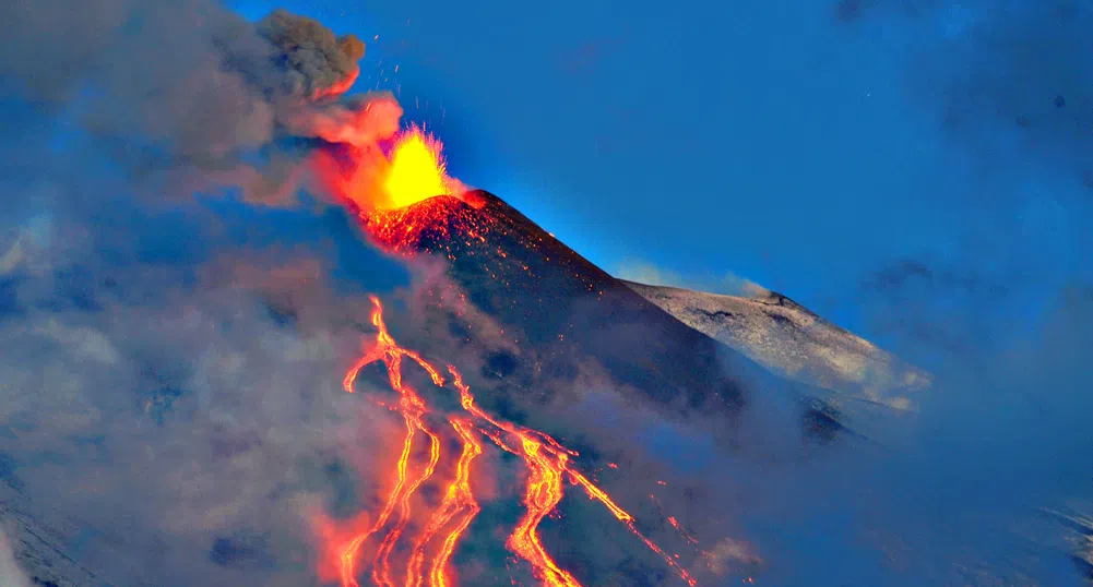Вулканът Етна започна да изригва