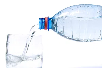Митове и факти за здравословното пиене на вода