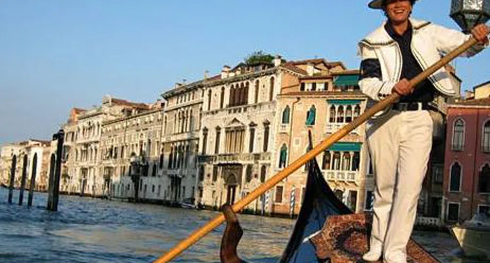 Историята на първата жена гондолиер във Венеция