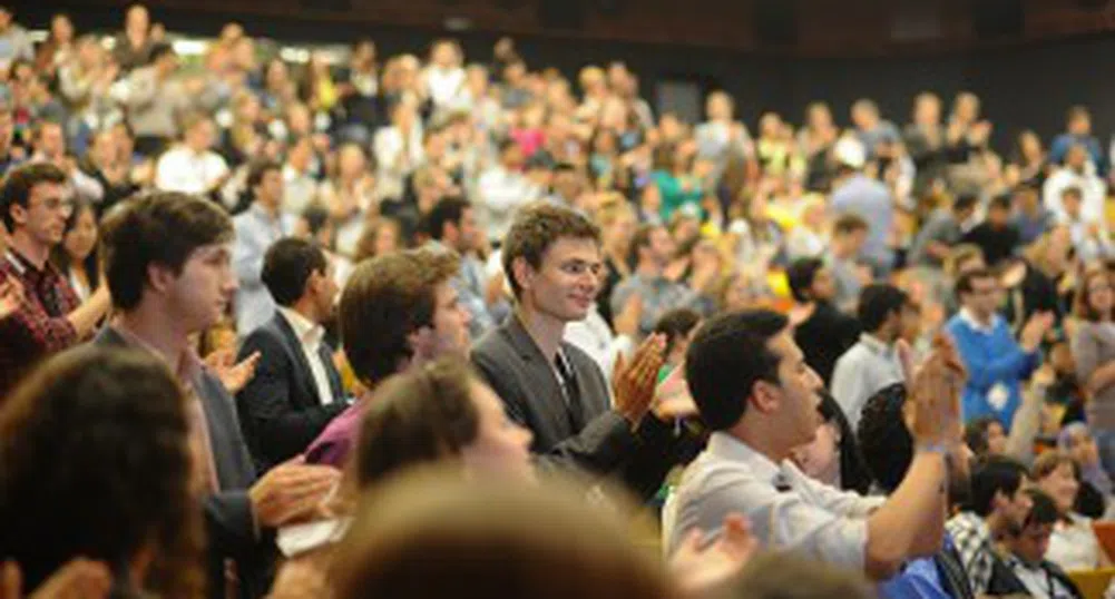 Бизнес форум събра стотици млади предприемачи в УНСС