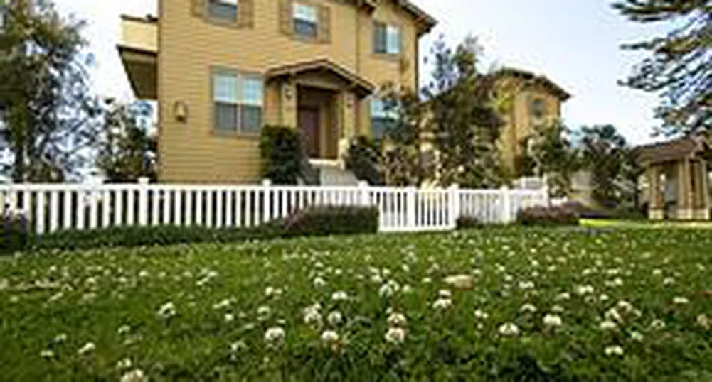 Нарастващите продажби на имоти подпомагат икономиката в САЩ