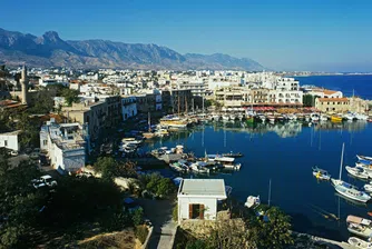 Кипър развива туризма с ...усмивки