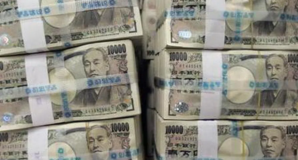 Японците кътат над 300 млрд. долара под дюшека