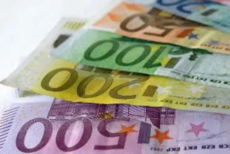 Еврото поевтинява спрямо повечето основни валути