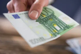 Гърците изтеглили 100 млрд. евро депозити