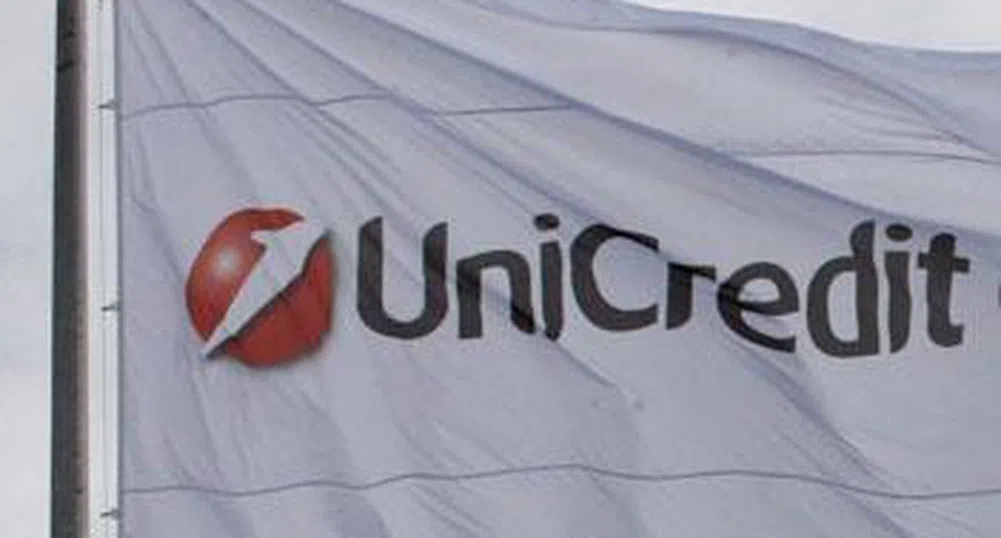 Акциите на UniCredit отвориха с 40% надолу