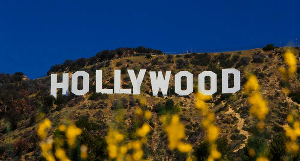 Пребоядисват надписът Hollywood