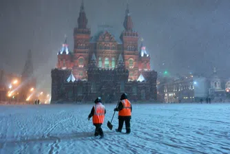 Рекордни задръствания заради снега в Москва