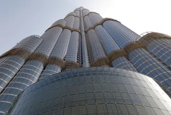 Отпийте глътка вода от Burj Khalifa