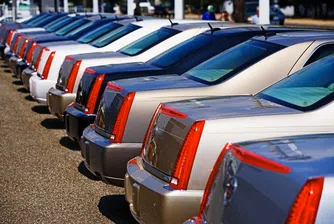 Продажбите на автомобили в Европа паднаха до ново дъно