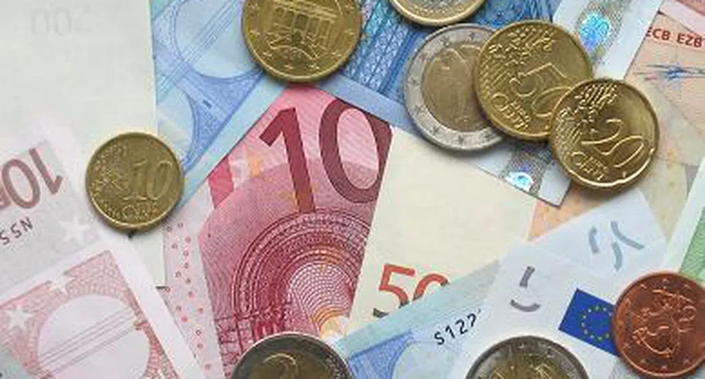 Еврото със седмичен спад от 2.4% към долара