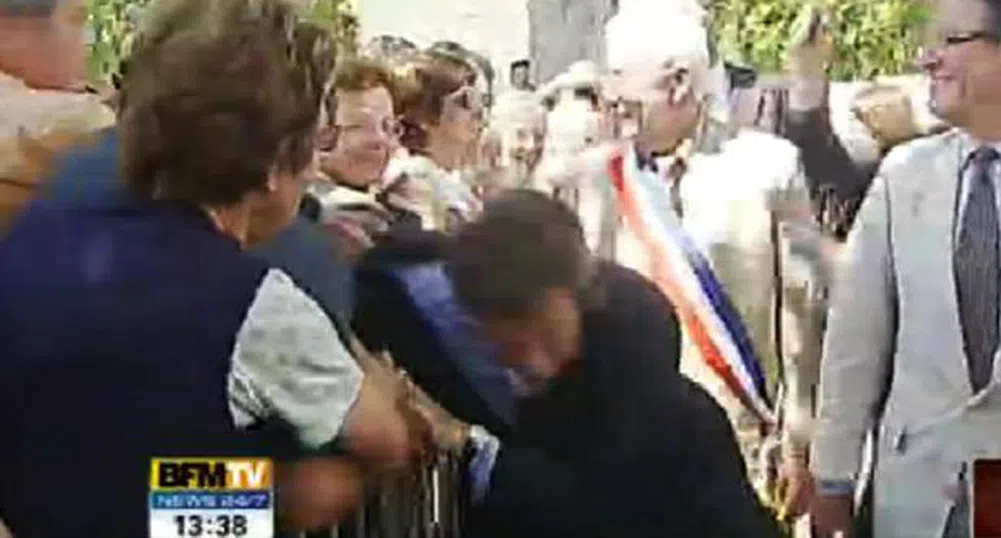 Мъж нападна Саркози