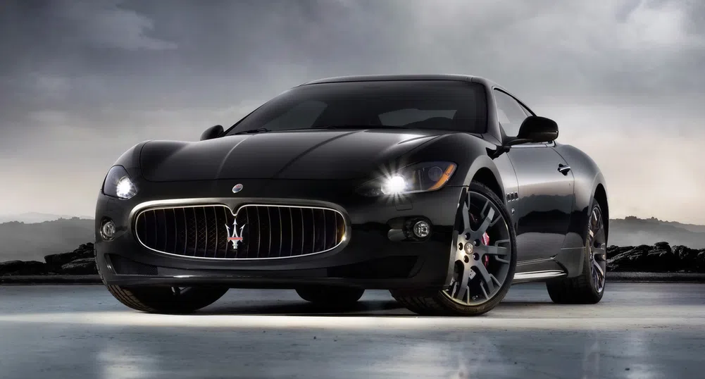 Крадци задигнаха Maserati с ключа на таблото