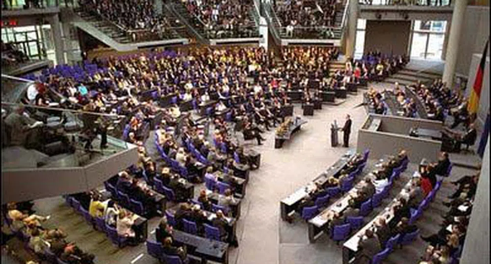 Германия одобри с голямо мнозинство мерките за предотвратяване на гръцкия фалит