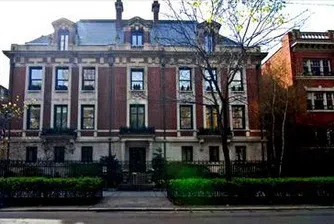 Купете си апартамент в бившото Playboy Mansion на Хефнър