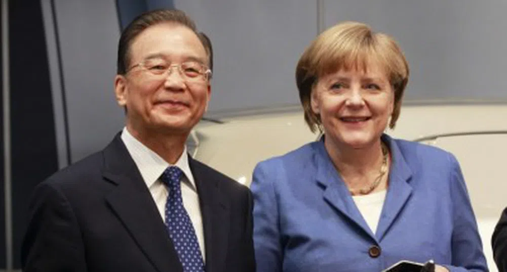 Меркел обсъжда дълговата криза в Китай