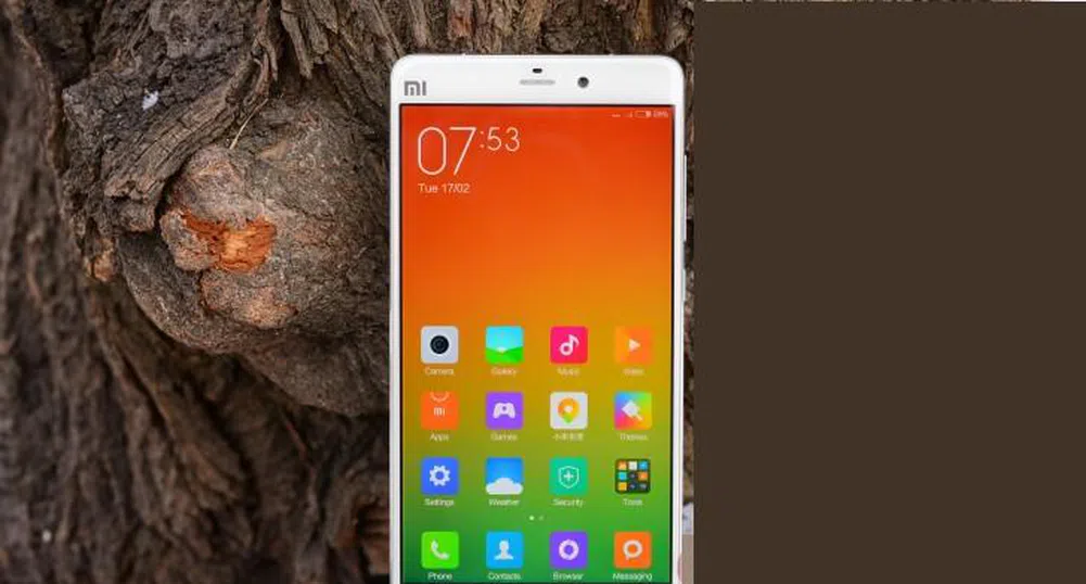 Фаблетът Mi Note на Xiaomi и със заоблен дисплей?