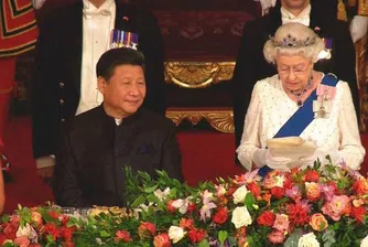Английската кралица определи китайски държавници като груби