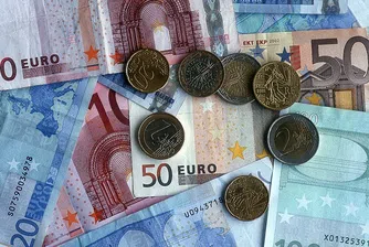 Еврото 1.26 долара до края на месеца?