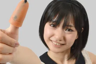 Измислиха изкуствен палец за по-големи смартфони