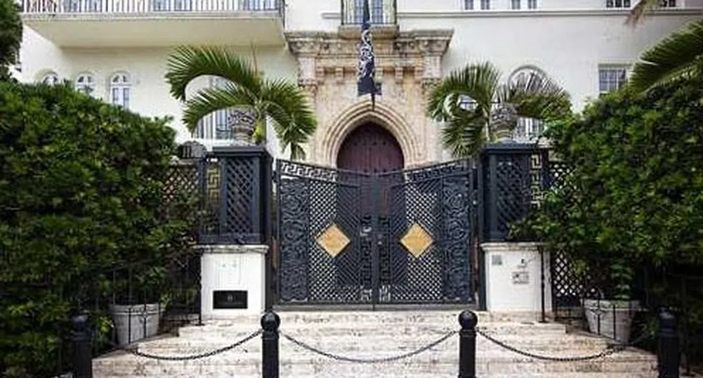 Намалиха цената на имението на Версаче в Маями до 100 млн. долара