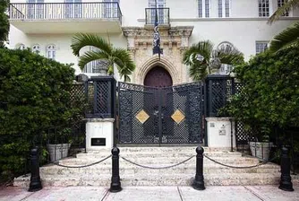 Намалиха цената на имението на Версаче в Маями до 100 млн. долара