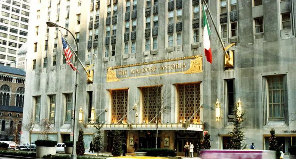 Нюйоркски хотел стана най-скъпо продаденият в света