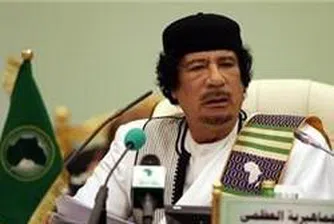 Кадафи поиска примирие, докато НАТО го атакува