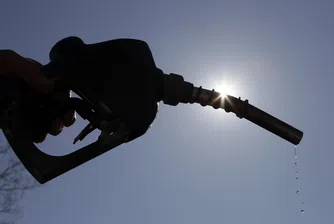 Поевтиняването на горивата носи риск за приходите на държавата