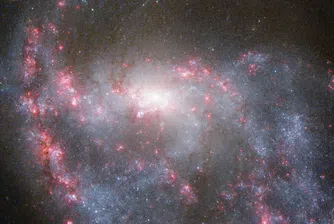 Hubble снима сблъсък на галактики