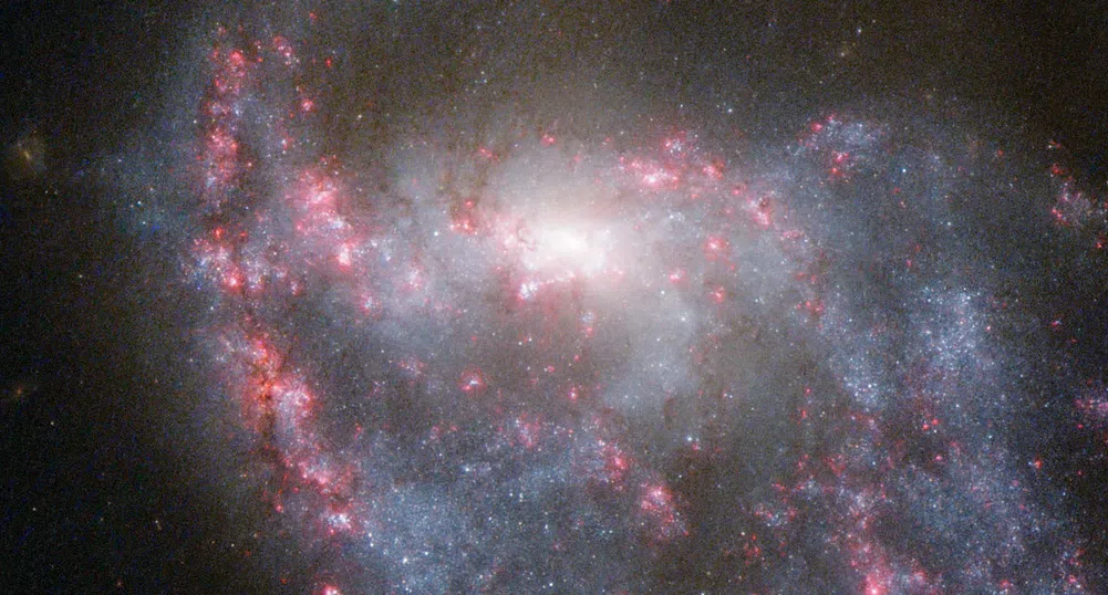Hubble снима сблъсък на галактики