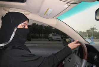 10 удара с камшик за саудитка, дръзнала да шофира