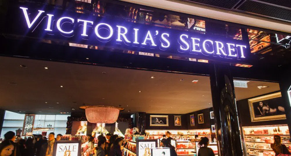 Victoria's Secret създаде странно дупе при photoshop гаф