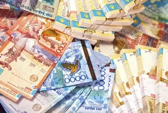 Казахстанската валута губи 5% от стойността си