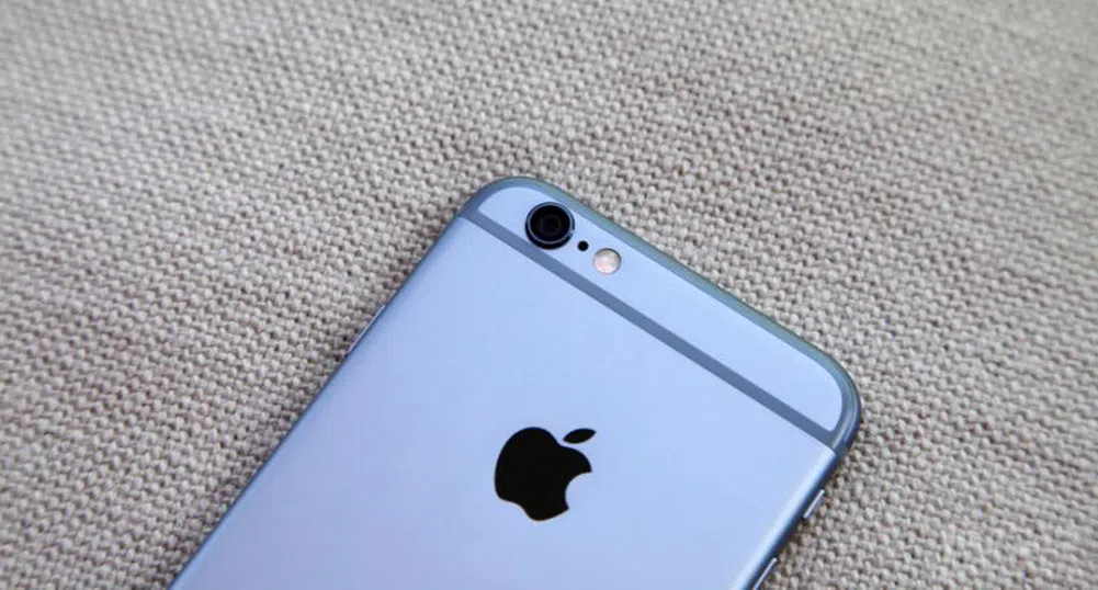 Apple представя евтин iPhone през април?