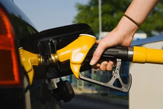 Бензинът и дизелът ще се изравнят по цени до ден-два
