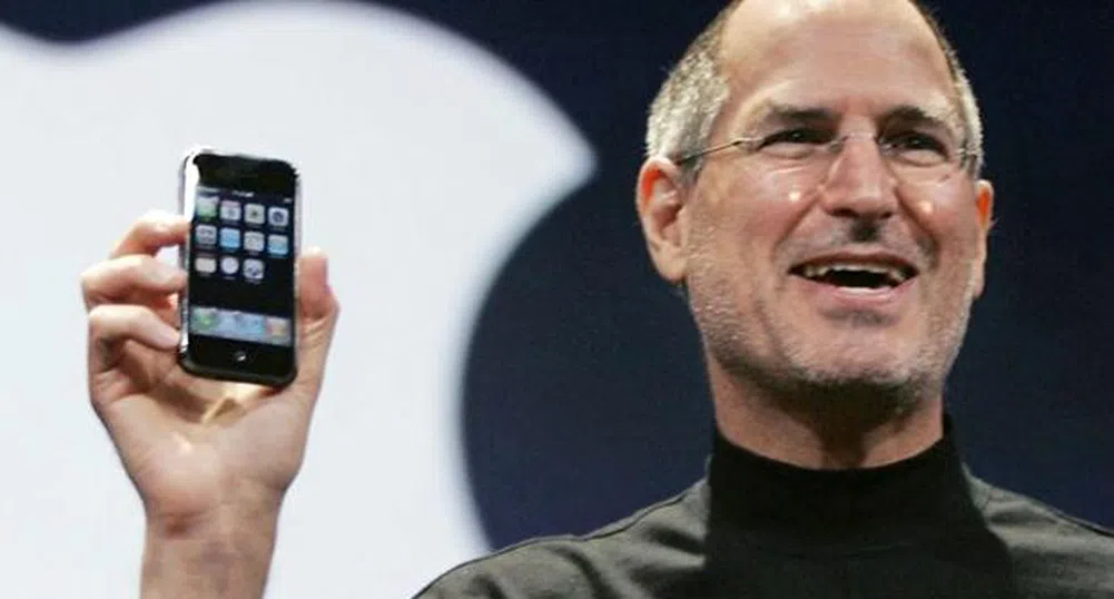 Стив Джобс за малко щял да издаде съществуването на първия iPhone