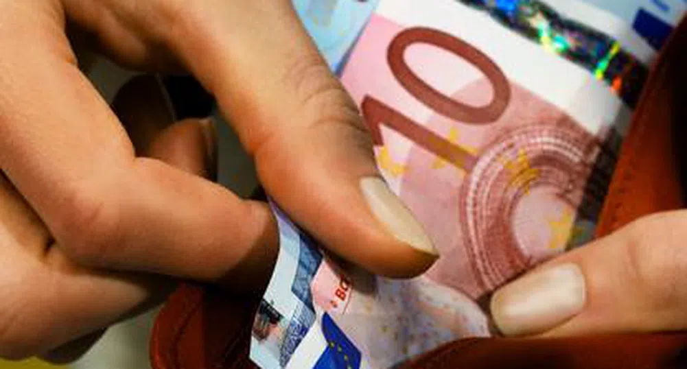 Румънка изхвърли 40 000 евро на боклука