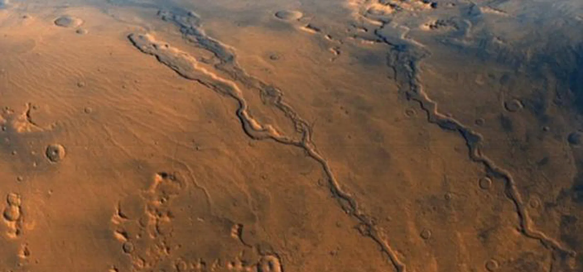 Водата на Марс е открита още преди 5 години | Profit.bg