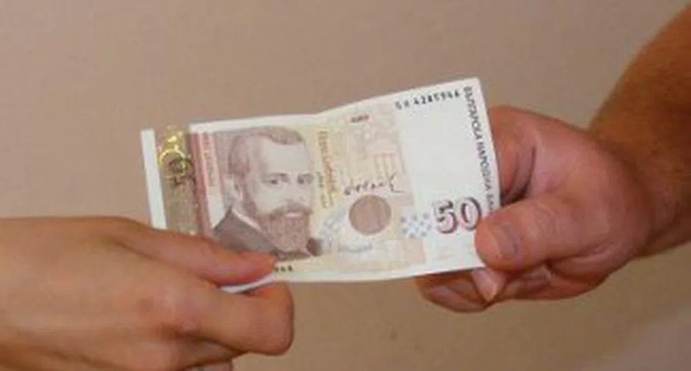 Средната банкнота у нас в края на 2012 г. е 27 лв.