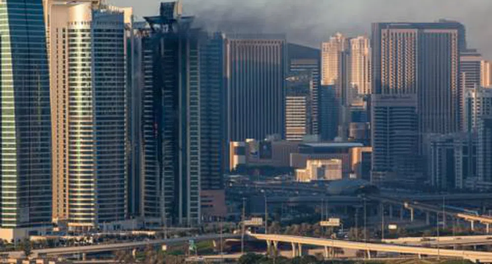 Пожар избухна в 80-етажен небостъргач в Дубай (снимки + видео)