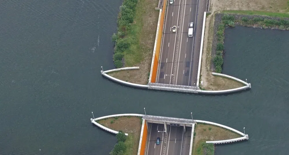 Това невероятно пътно съоръжение се намира в Холандия