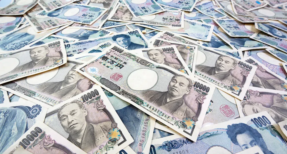 Еврото, доларът и франкът с нови рекорди спрямо йената