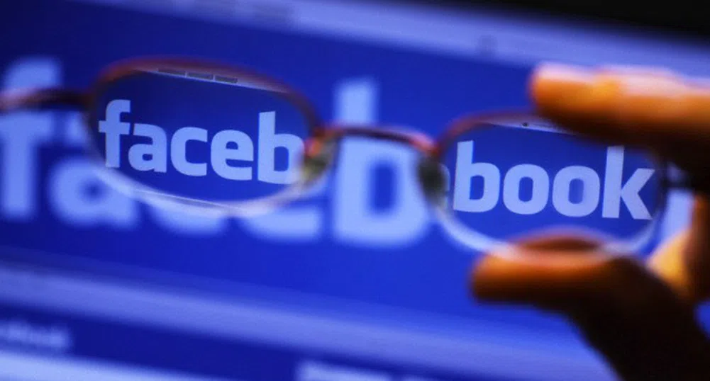 Честото обновяване на статуса във Facebook намалява самотата