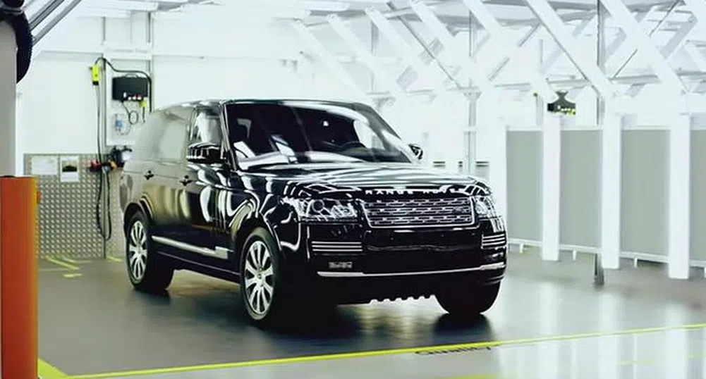Новият брониран Range Rover е като танк, облечен в смокинг