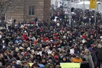 В столицата протестиращите се разделиха на две