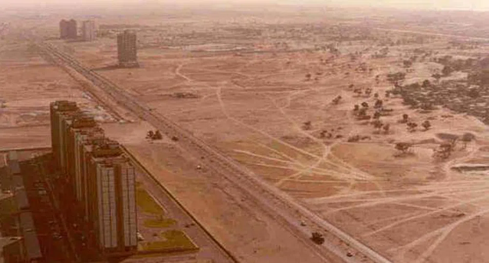 Вижте Дубай през 1990 и 2013 г.